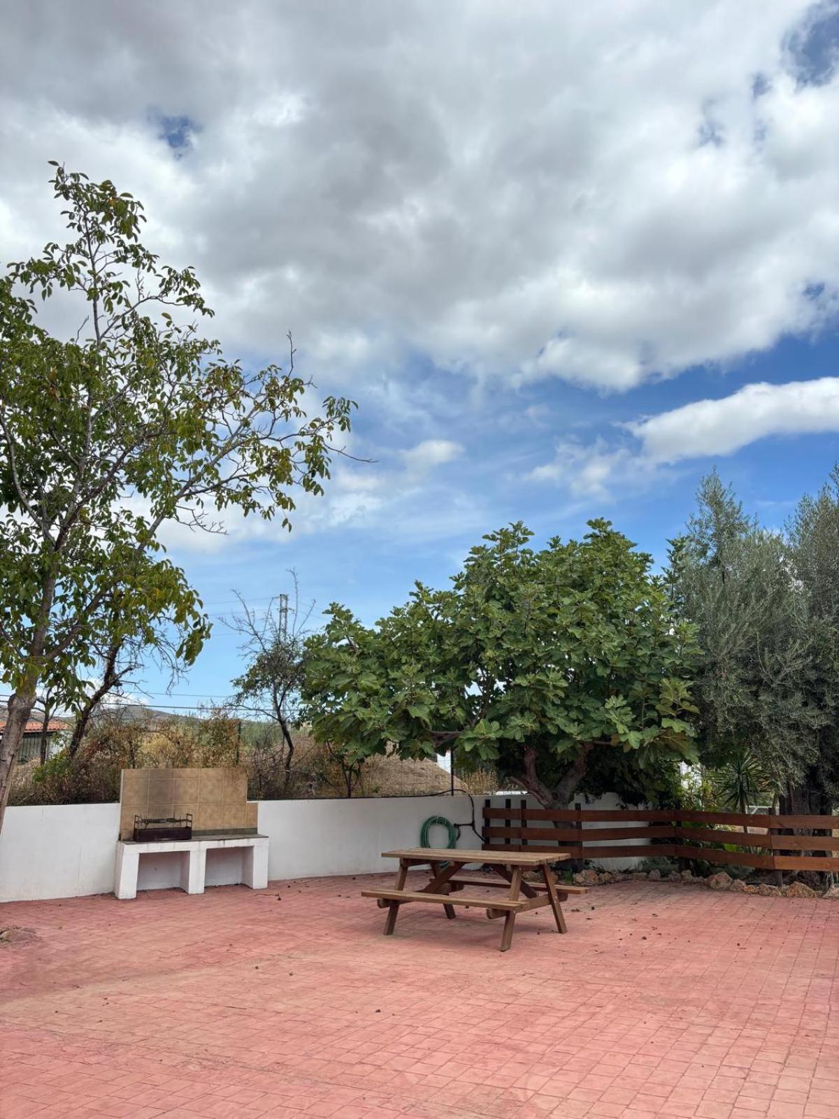 El Domingo En El Valle Fondón Exteriör bild